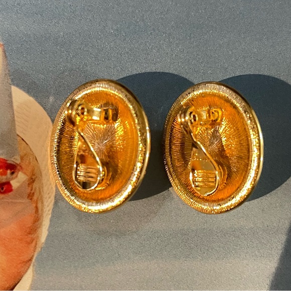 ✨Elegant Vintage Pearl Clip On Earrings - Picture 4 of 4